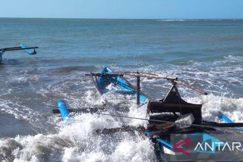 Waspada Potensi Gelombang Tinggi 6 Meter di Pesisir Pantai