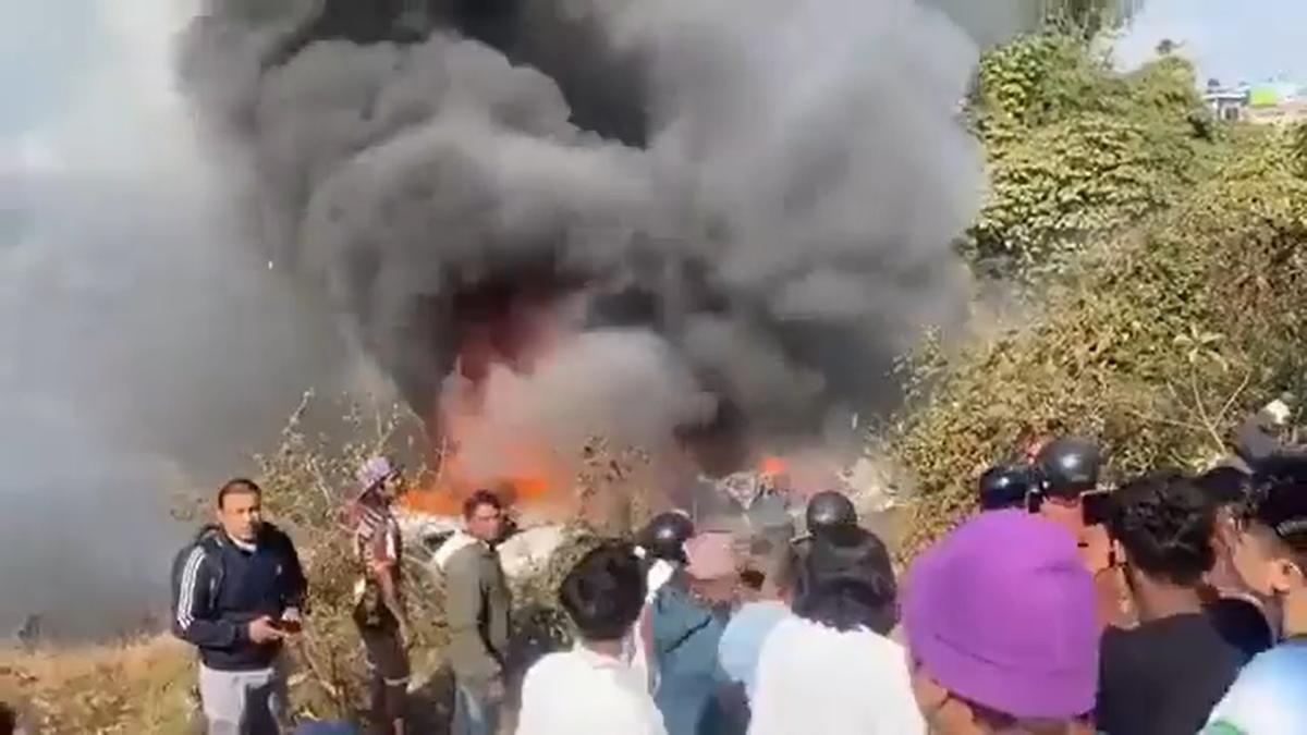 Ada Korban Selamat Usai Maskapai Yeti Airlines Jatuh dan Terbakar!