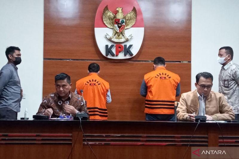 Dua Tersangka Kasus Suap Bupati Mamberamo Tengah Ditahan KPK!