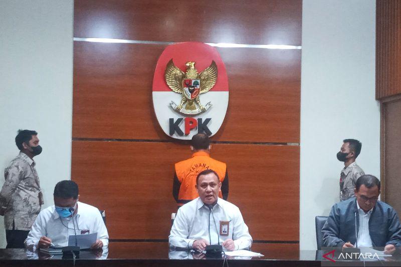 Demi Sekolah di SMA 3 Palembang, Ketua KPK Firli Bahuri jadi Tukang Cuci Mobil
