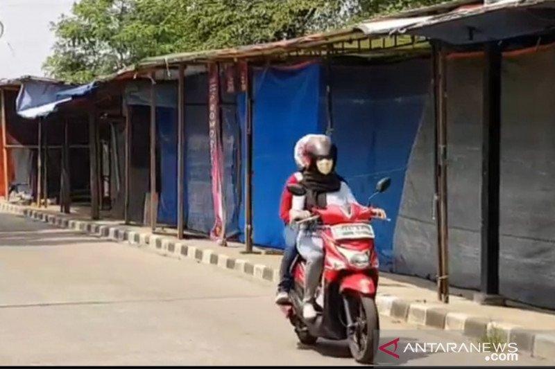 Ganggu Fasilitas Pejalan Kaki, PKL di Kanal Banjir Timur Direlokasi ke Lokasi Binaan Sementara