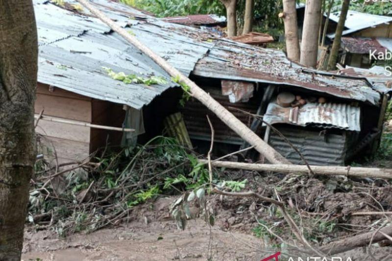 Imbas Pipa PDAM Putus, Tanah di Soho Sulteng Longsor hingga Rusaki Rumah Warga