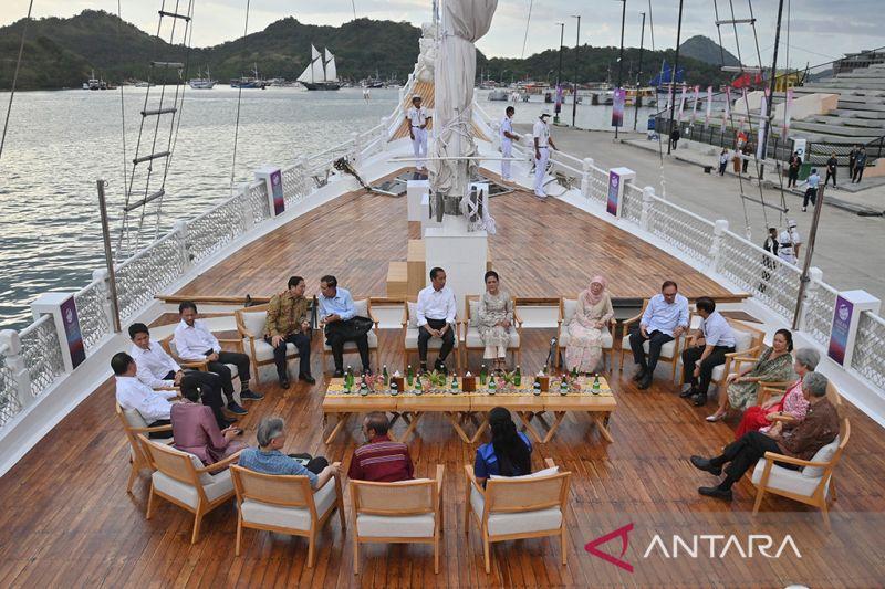 Jokowi Ajak Pemimpin ASEAN Nikmati Sunset di Labuan Bajo