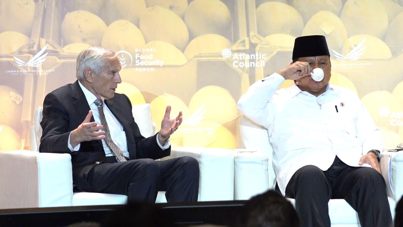 Kala Prabowo Bawa Kopi Hambalang di Forum Internasional