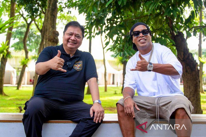 Ronaldinho Bertemu Airlangga Hartanto, Mereka Sepakat soal Ini...