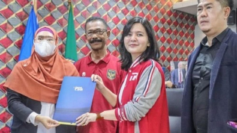 Dara Cantik Ini Siap Dampingi Erick Thohir Benahi PSSI