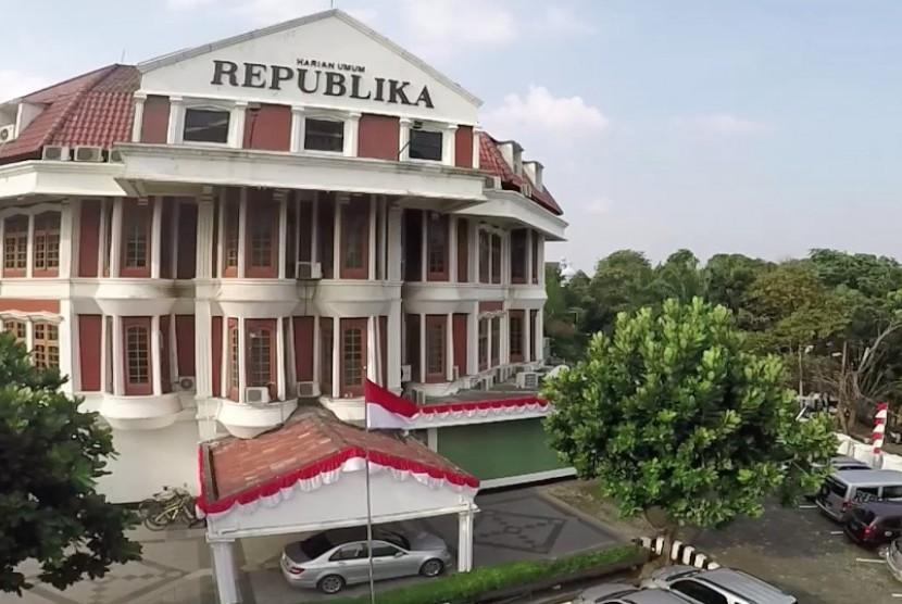 Sayonara, Harian Republika Tutup