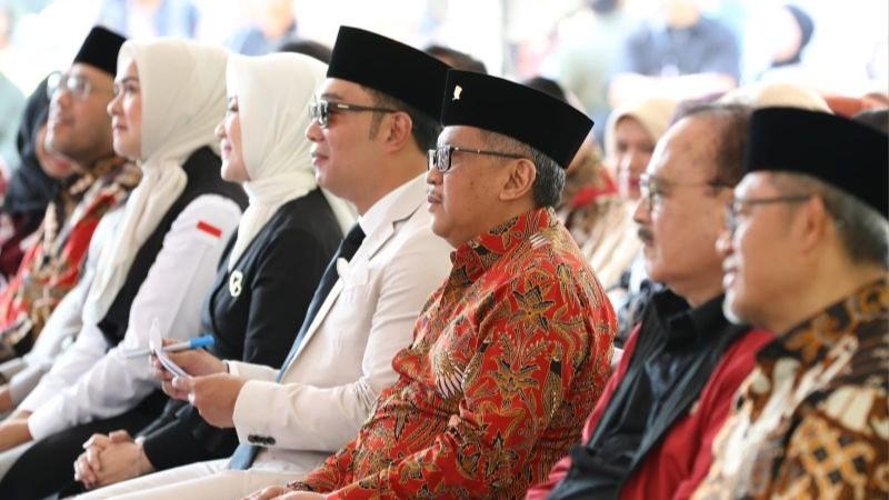Pantun Hasto 'Bacawapres Ganjar' Bikin Kaget Ridwan Kamil