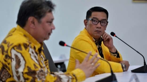 Apa Untungnya Kang Emil Gabung Golkar?