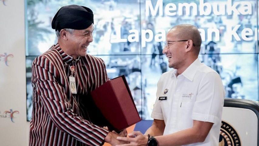 Senda Gurau Ganjar ke Sandiaga yang Besok Berganti Warna Parpol
