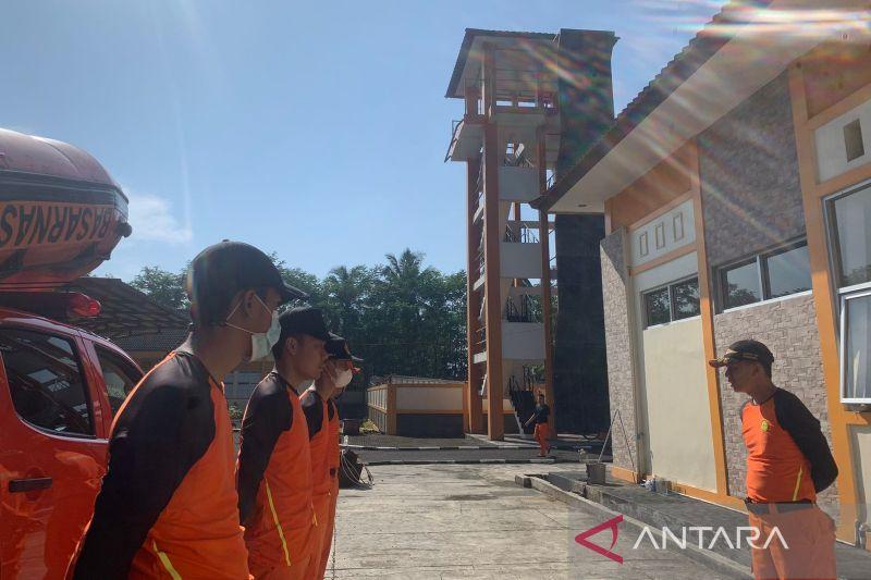 Kapal Dihantam Ombak hingga Terbalik di Garut, Satu Nelayan Tewas dan Satu Hilang
