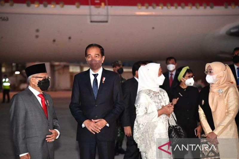Presiden Jokowi dan Ibu Iriana Tiba di Tanah Air Usai Hadiri KTT Khusus ASEAN-AS di Washington DC