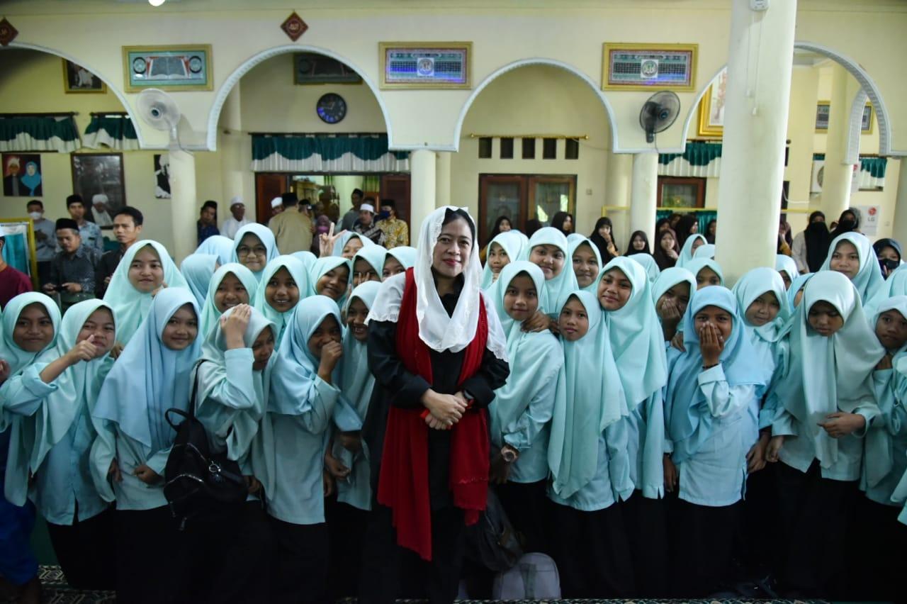 Puan Mendadak Minta Pemerintah Kaji Ulang Metode Belajar Ponpes
