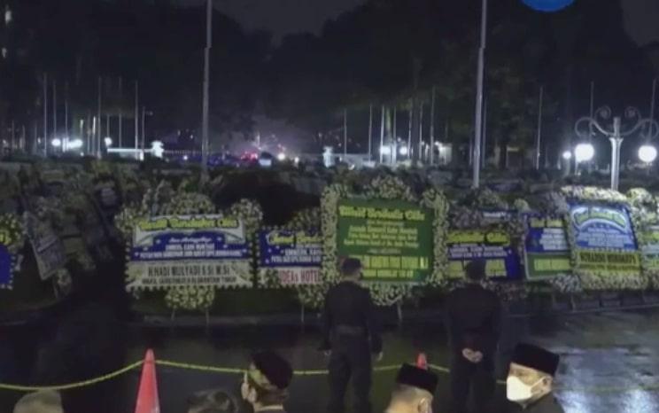 Karangan Bunga Belasungkawa untuk Eril Banjiri Gedung Pakuan Bandung