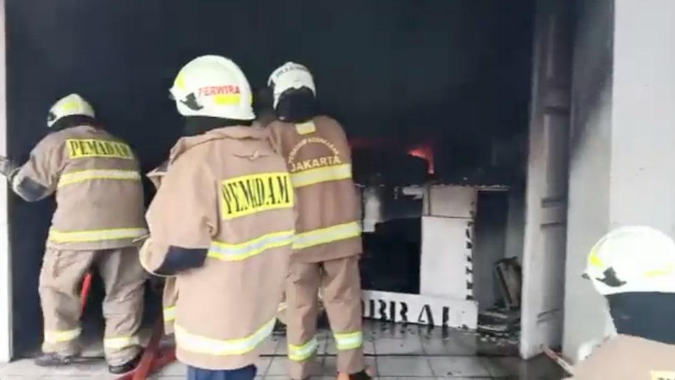 Toko Alat Musik yang Terbakar di Rawamangun Diduga Akibat Korsleting Listrik