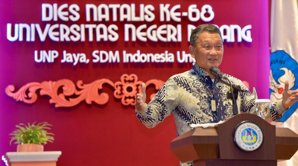 Orasi Ilmiah di Universitas Negeri Padang, Menteri ESDM Beberkan Langkah Tekan Emisi