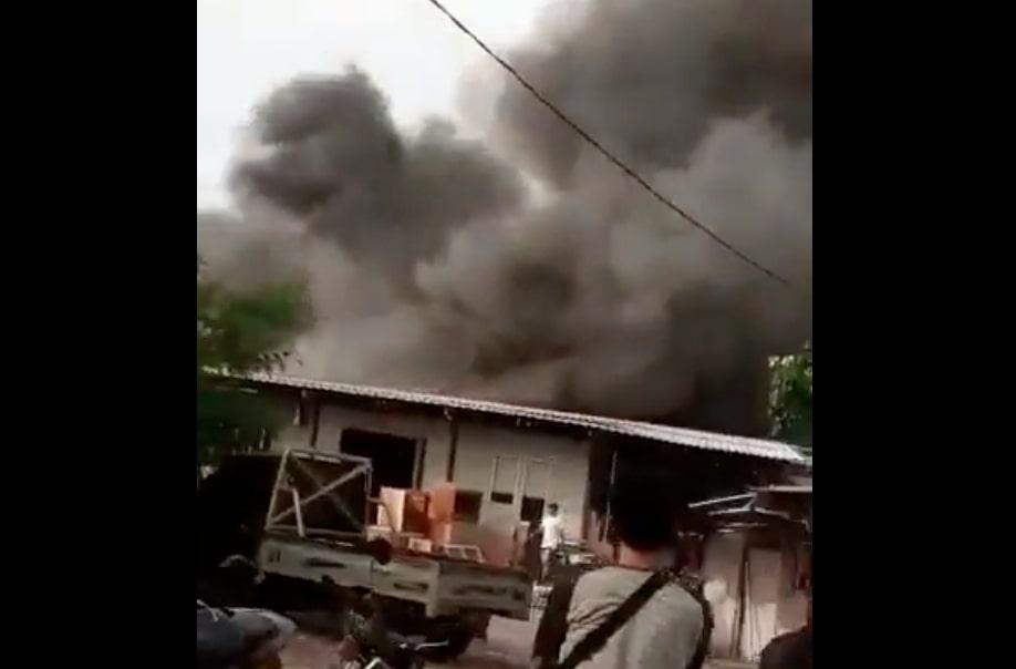 Lapak di Kedoya Jakbar Kebakaran, 15 Unit Damkar Dikerahkan