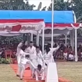 Aksi Anggota Paskibraka Berjoget hingga Nungging di Bawah Tiang Bendera
