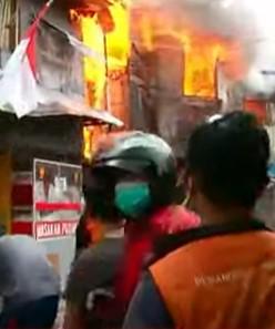 Permukiman Padat Penduduk di Simprug Kebakaran