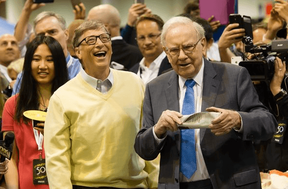 Pajak Warren Buffett Rp488,8 Triliun, Tumpukan Uangnya Setara 255 Kali Tinggi Monas