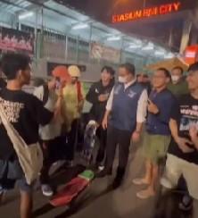 Remaja SCBD Rebutan Salim Bertemu Anies di Dukuh Atas