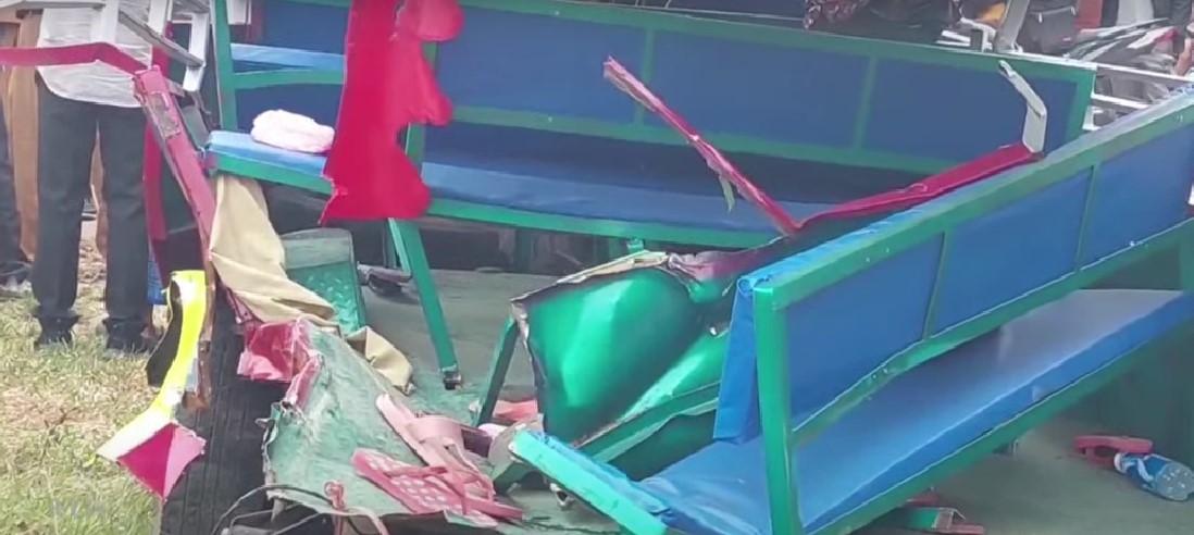8 Penumpang Luka-luka Dirawat di RS Hermina Akibat Odong-odong Tertabrak Kereta