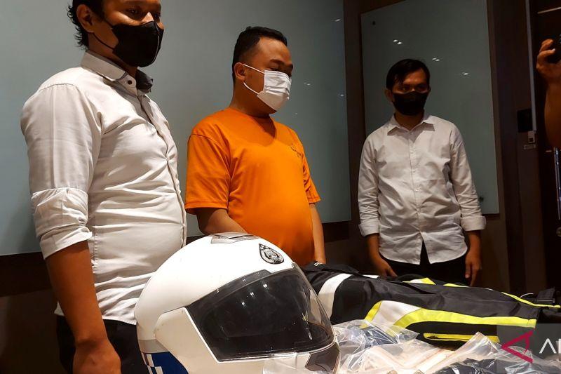 Polisi Tangkap Polisi Gadungan yang Nipu Jual Mobil Ratusan Juta