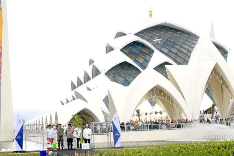Masjid Al Jabbar Ditutup Ridwan Kamil