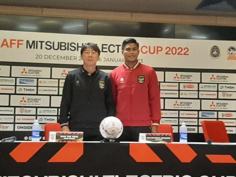 Momen STY "Gangguin" Sesi Konferensi Pers Timnas Kamboja