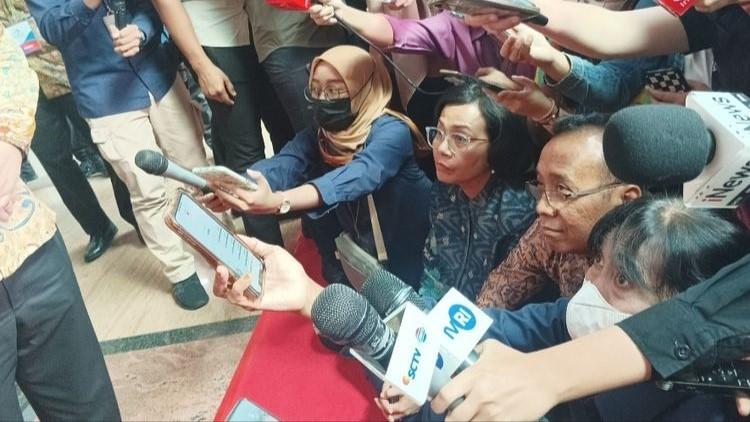 2 Menteri Jokowi Nimbrung Bareng Wartawan saat Wawancara 'Doorstop'