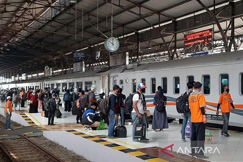 Penumpang Kereta Marah-marah dengan Petugas di Purwokerto gegara Belum Vaksin Booster