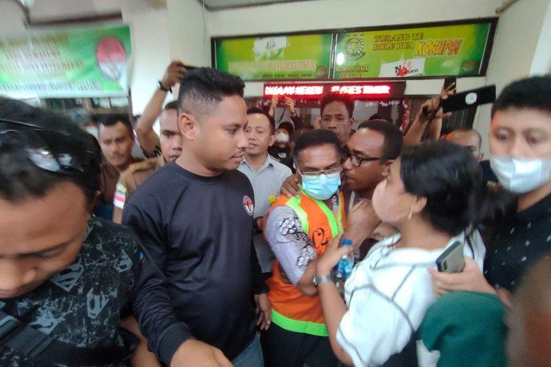 Jadi Tersangka Kasus Korupsi Dana Covid-19, Sekda Flores Timur Dinonatifkan
