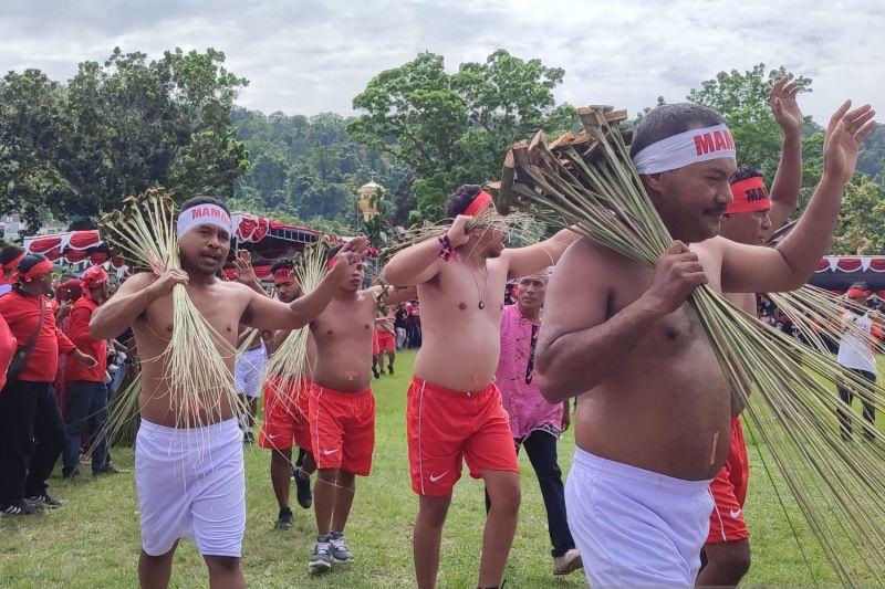 Tarian Mamala Tampil dalam Peringatan HUT ke-205 Kapitan Pattimura di Manokwari