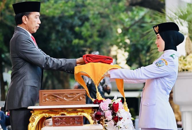 Keren! Presiden Joko Widodo Berikan Applause Kepada Paskibraka