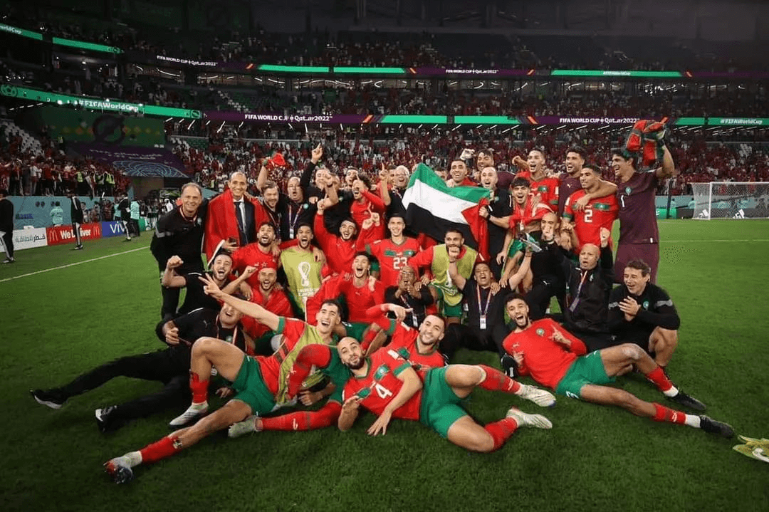 Timnas Maroko Bentangkan Bendera Palestina Usai Singkirkan Spanyol di Piala Dunia 2022