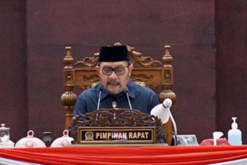 Sahat Simanjuntak Tiba di Gedung KPK Jalani Pemeriksaan Lebih Lanjut