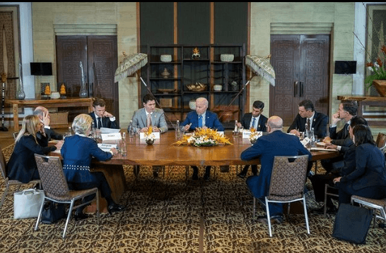 Foto Suasana Joe Biden Rapat Mendadak dengan Pemimpin G20 Bahas Ledakan di Polandia