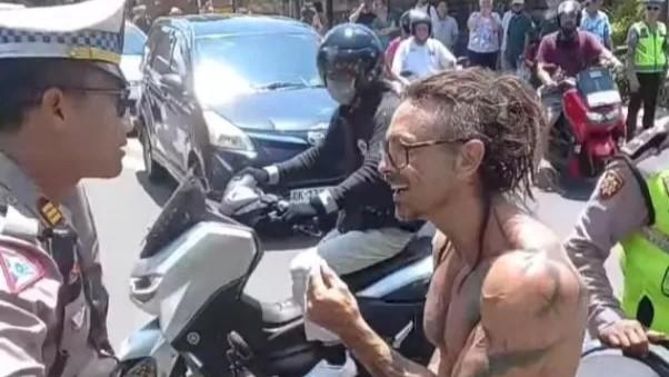 Heboh 'Kampung Rusia' di Bali gegara WNA Bebas Masuk saat Pandemi, Salah Siapa?