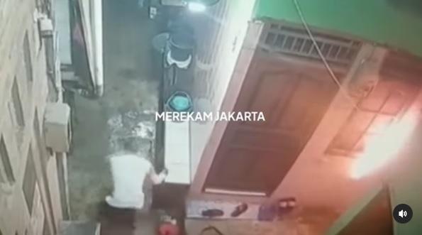 Motif Lansia Nekat Bakar Rumah Tetangga: Bela Istri karena Sering Cekcok dengan Korban