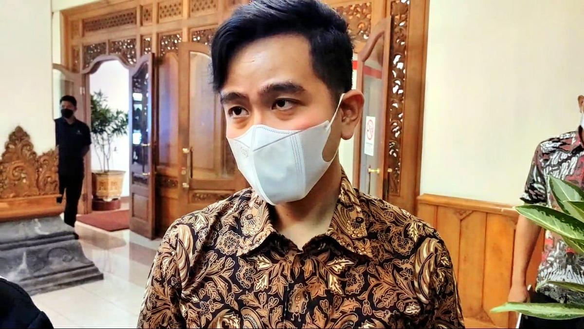 Gibran Males Polisikan Netizen yang Olok-olok Iriana sebagai Pembantu, Ini Alasannya