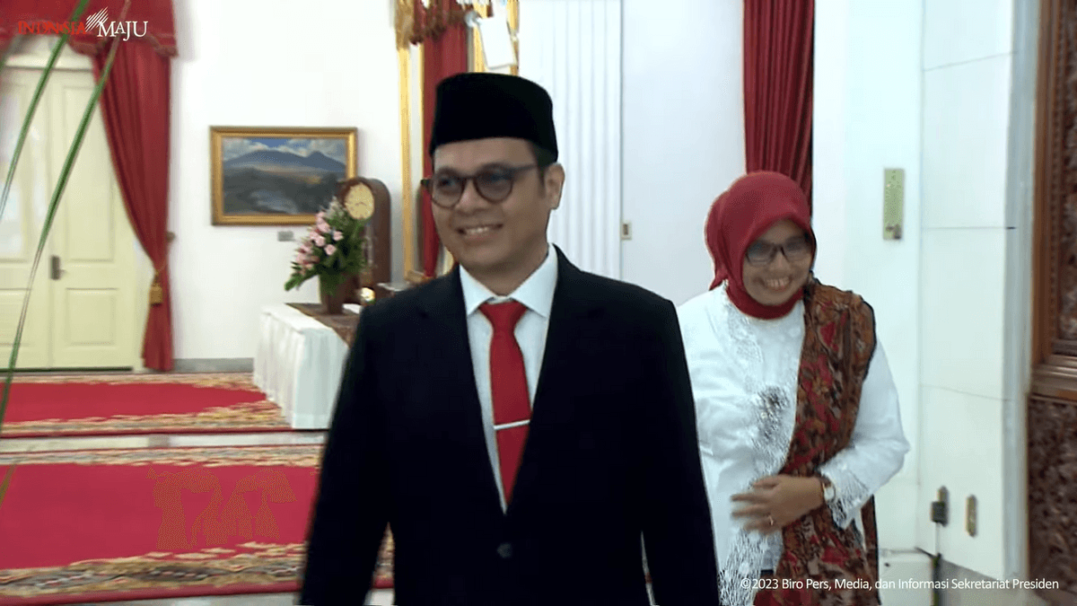 Jokowi Bocorkan Alasan Posisi Baru Wamenkominfo