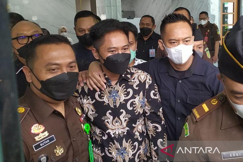 Tiga Mobil Mewah Doni Salmanan Dibawa ke Kejari Bandung