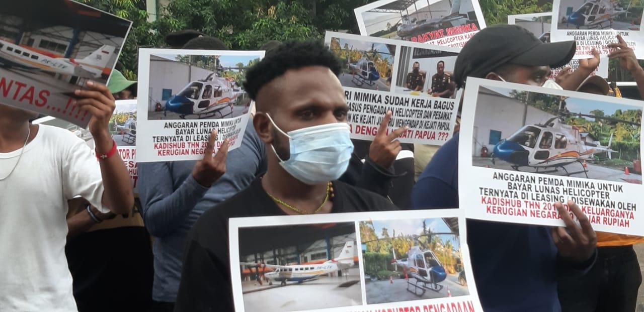Puluhan Mahasiswa Papua Anti Korupsi Desak Kejagung Tangkap Johannes Rettob