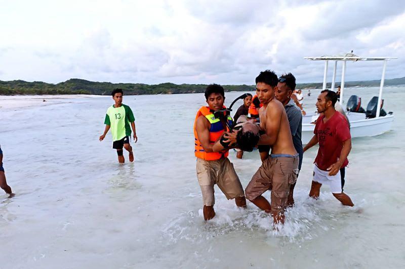 Kapal Tenggelam di Pantai Rote Ndao NTT, 7 Penumpang Tewas, 11 Lainnya Luka-luka