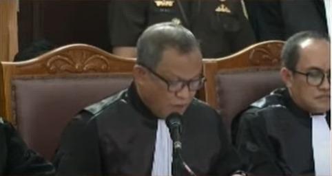 Dakwaan: Ferdy Sambo sudah Gunakan Sarung Tangan Hitam di Rumah Saguling