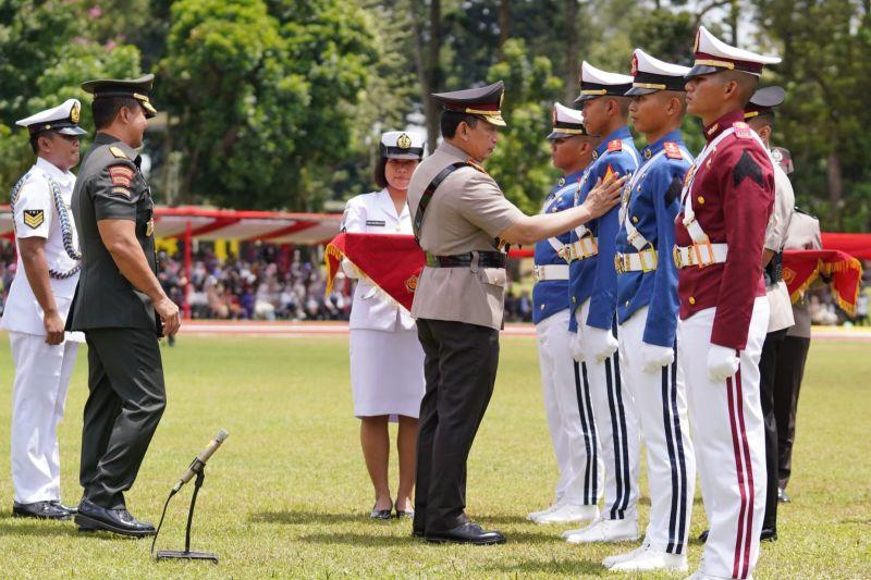 Kapolri Ingatkan 1.028 Taruna soal Pentingnya Soliditas TNI-Polri untuk Stabilitas Keamanan dan Politik