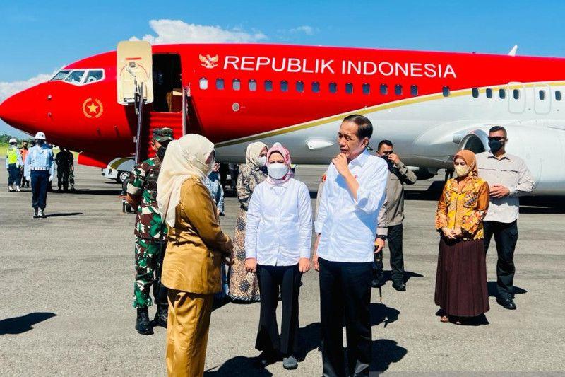 Presiden Jokowi Bertolak ke Jawa Timur Serahkan Bansos ke Masyarakat