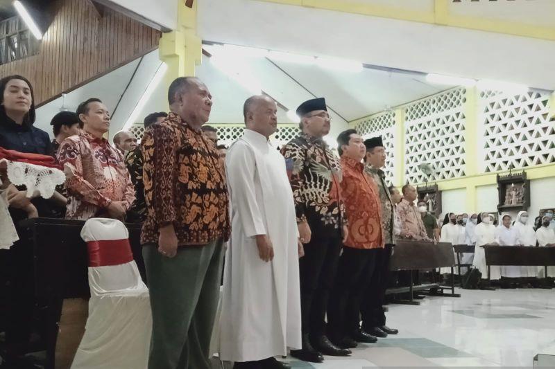 Menag Gus Yaqut Hadiri Perayaan Natal di Kupang, Sampaikan Pesan Damai untuk Umat Kristiani