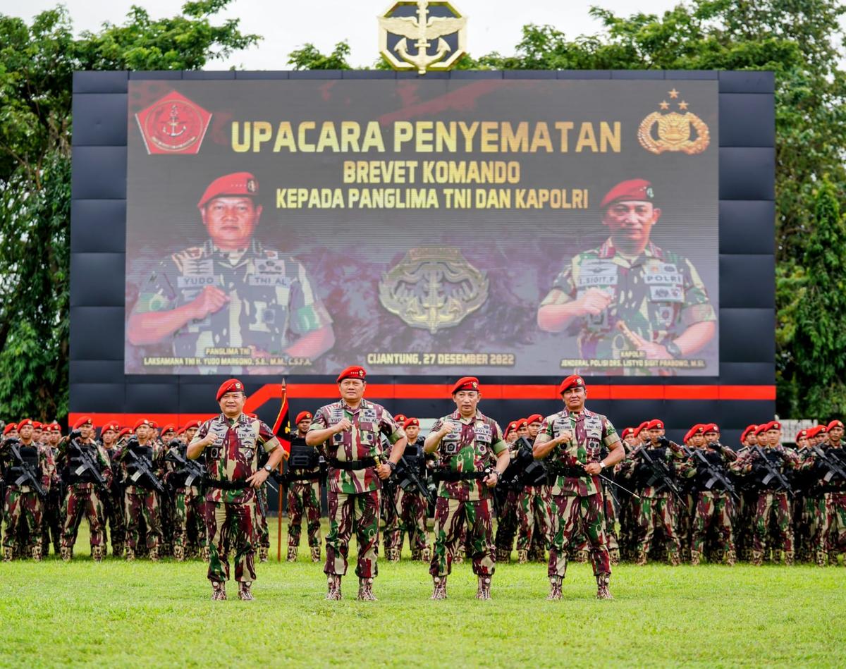 Kapolri Bangga Disematkan Baret Merah Kopassus: Jangan Ragukan Sinergisitas TNI-Polri Jaga NKRI