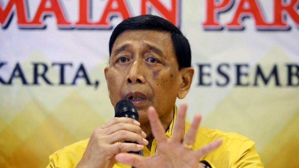 Kini Wiranto yang Merapat ke Rumah Prabowo di Hambalang
